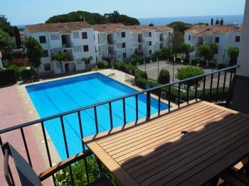 Apartament Apartment in Costa Brava with swimming pool and sea views. Parking available