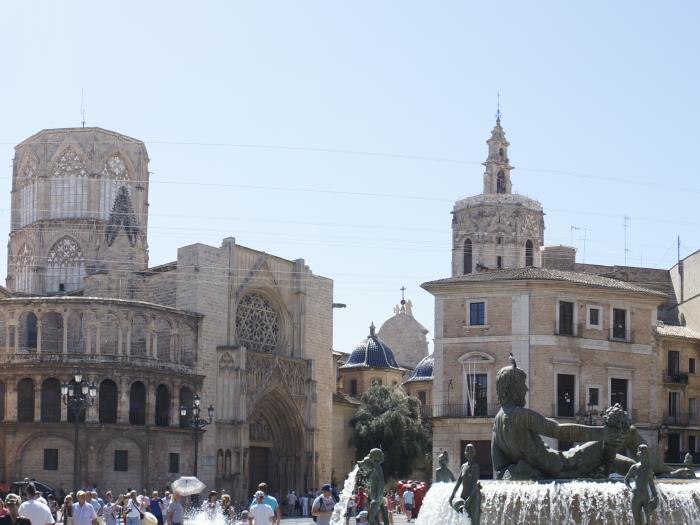 apto-loft-torres-de-serranos-terraza-en-el-centro-historico-En-valencia