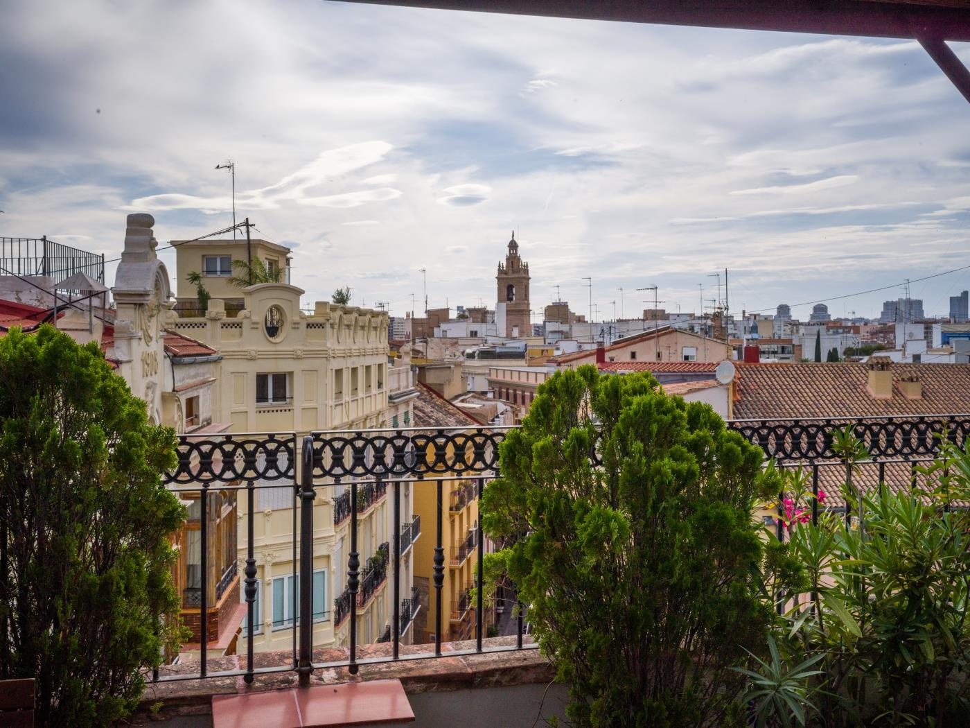 apto-loft-torres-de-serranos-terraza-en-el-centro-historico-en-valencia