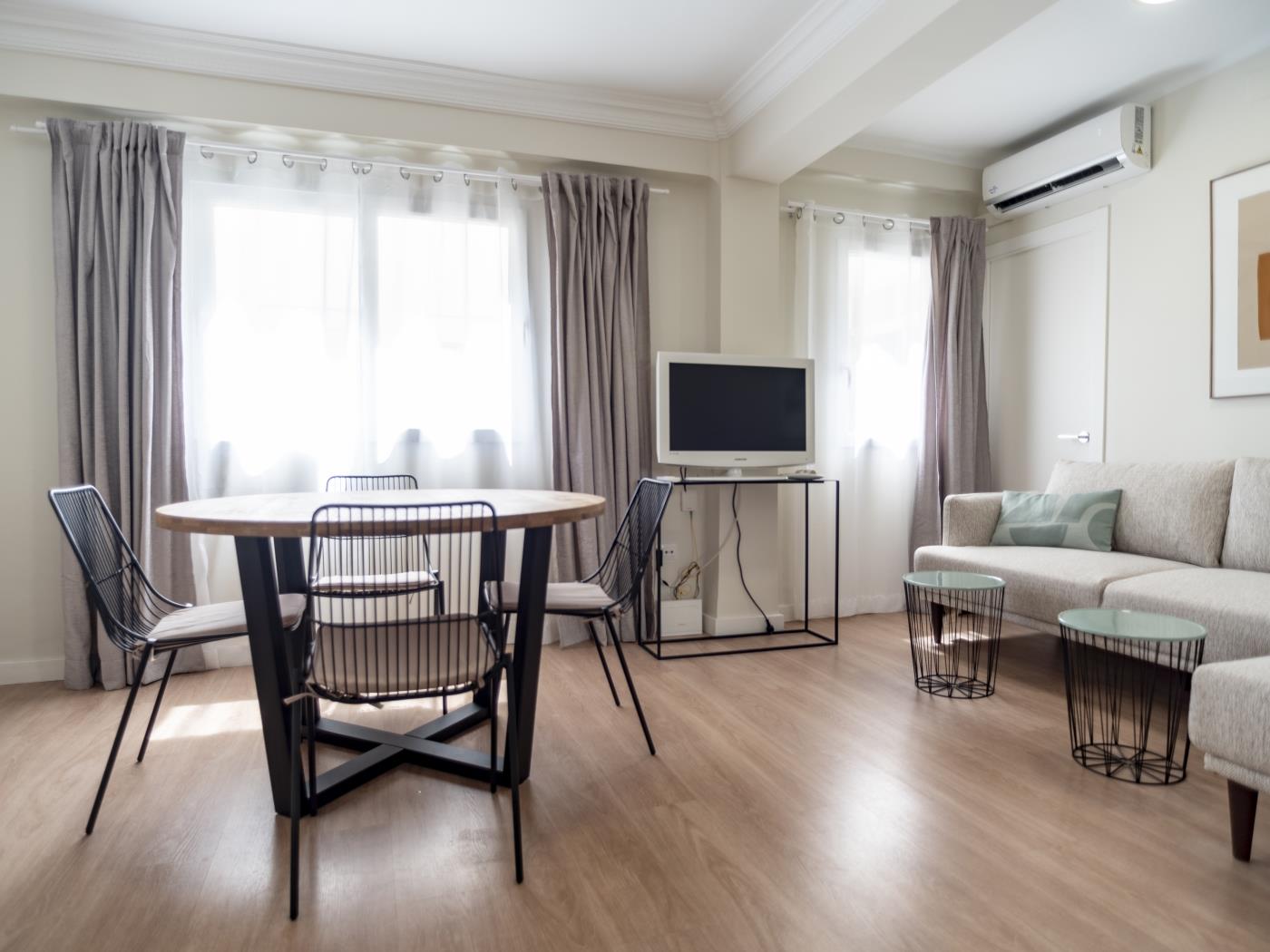 quiet-aparment-dowtown-plaza-cisneros-2-5-pax-en-ciutat-vella-en-valencia