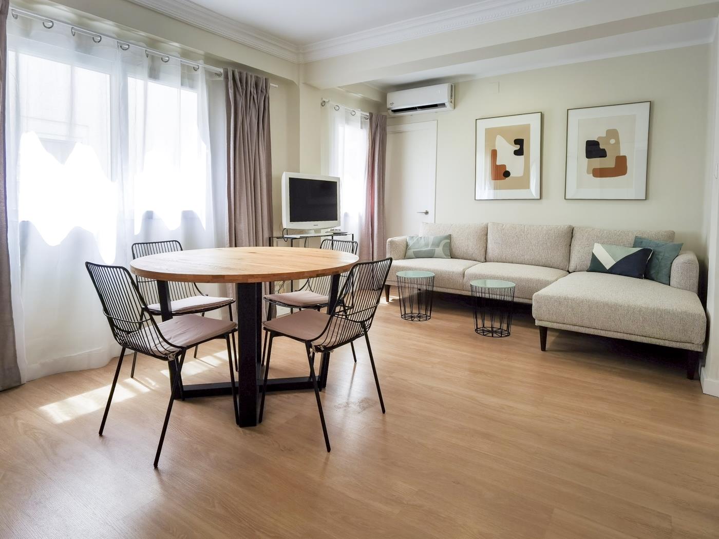 quiet-aparment-dowtown-plaza-cisneros-2-5-pax-en-ciutat-vella-en-valencia