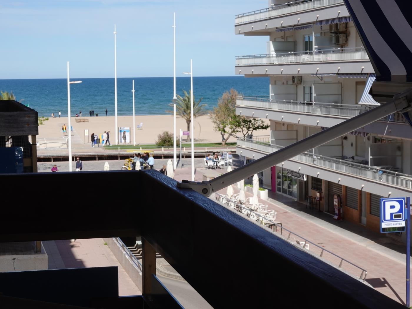 apartment-3-bedroom-3-bathroom-in-playa-gandia-in-gandia
