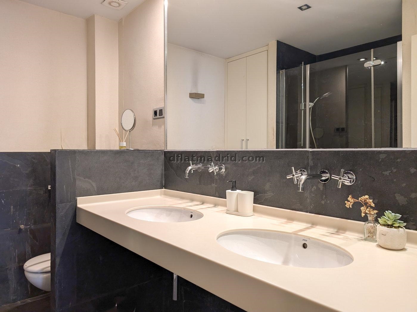 Apartamento exterior cerca de Serrano totalmente amueblado #209 en Madrid