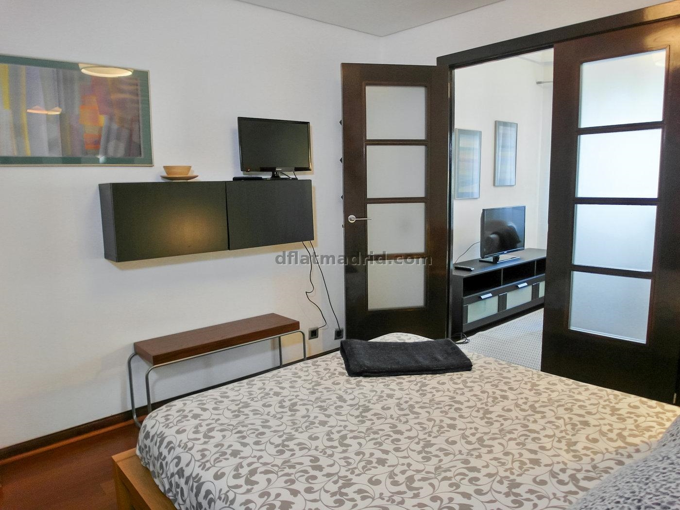 Apartamento exterior cerca de la Castellana con terraza #211 en Madrid