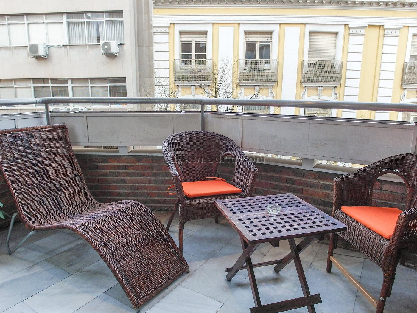 Apartamento exterior cerca de la Castellana con terraza #211 en Madrid