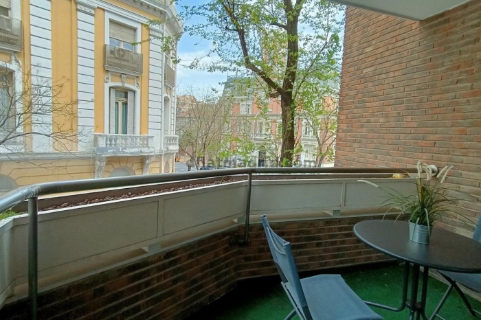 Exterior apartment next to Serrano with terrace #227 in Madrid