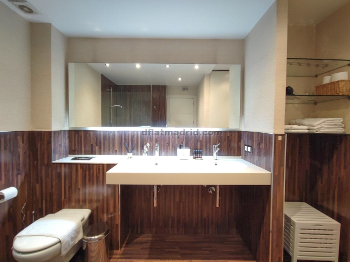 Apartamento exterior en Almagro con vistas #231 en Madrid