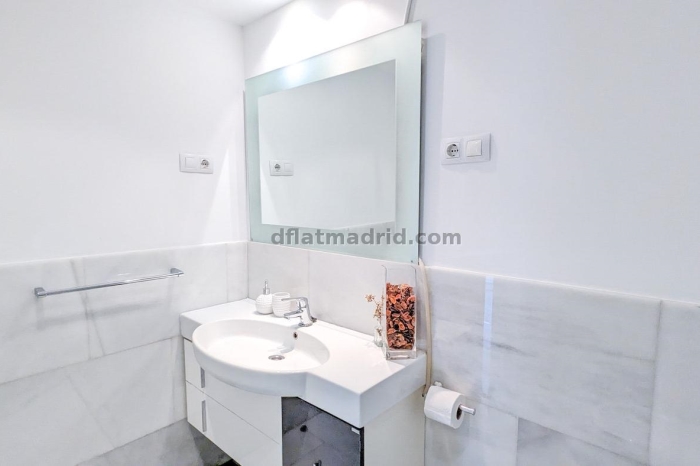 Apartamento exterior cerca de la Castellana con vistas #235 en Madrid