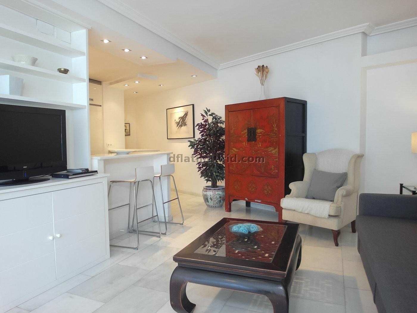 Apartamento exterior cerca de la Castellana con vistas #235 en Madrid
