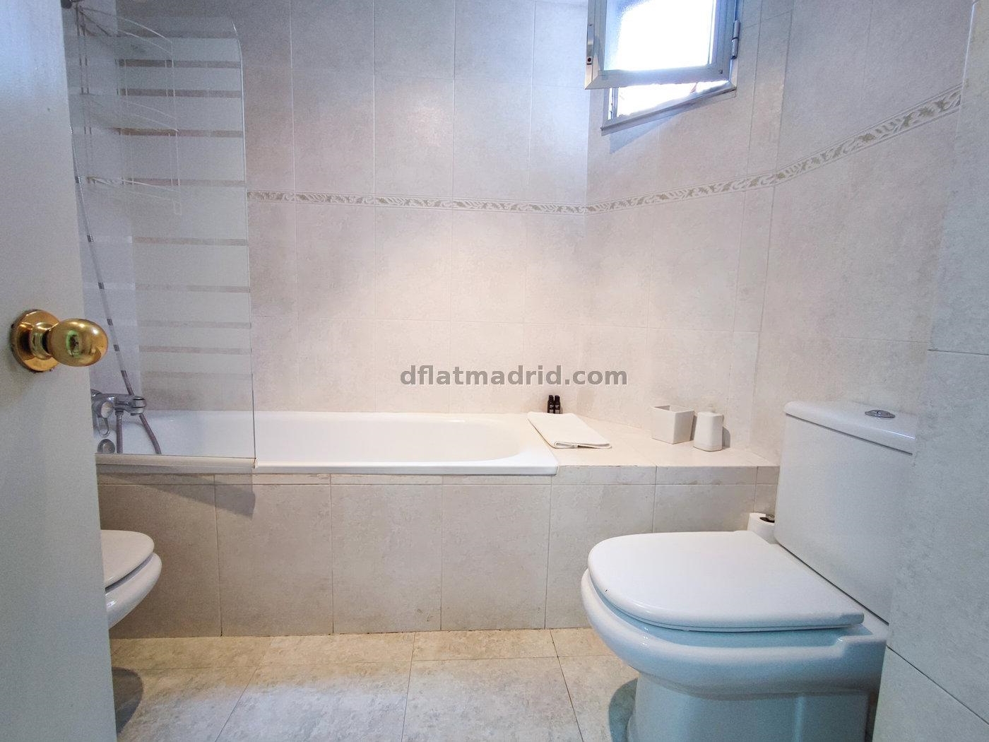 Apartamento exterior cerca de la Castellana con terraza #239 en Madrid