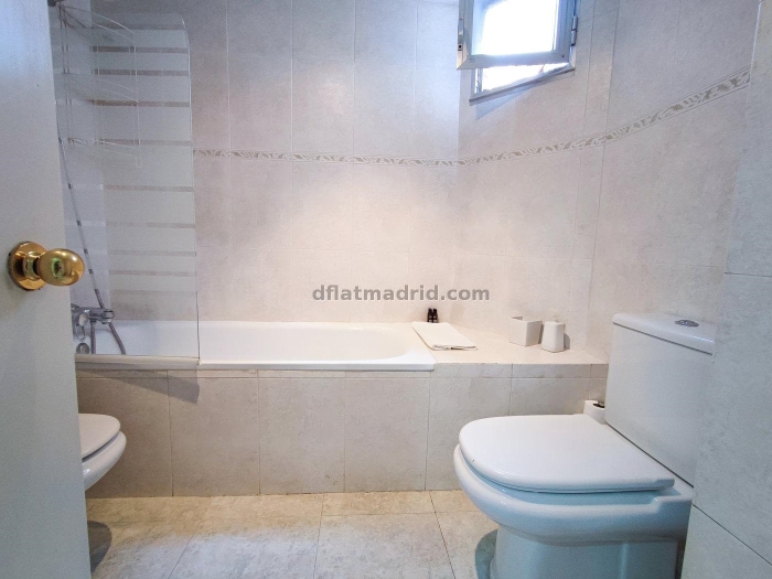 Apartamento exterior cerca de la Castellana con terraza #239 en Madrid