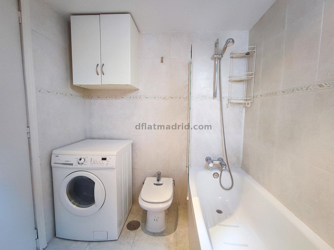 Apartamento exterior cerca de la Castellana con terraza #239 en Madrid