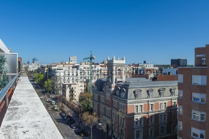 Apartamento exterior cerca de la Castellana con terraza #239 en Madrid