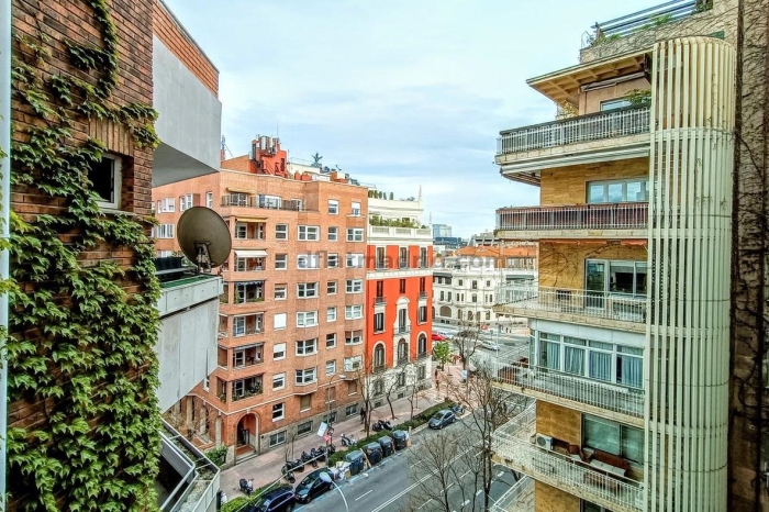 Exterior apartment next to Serrano exclusive area #574 in Madrid