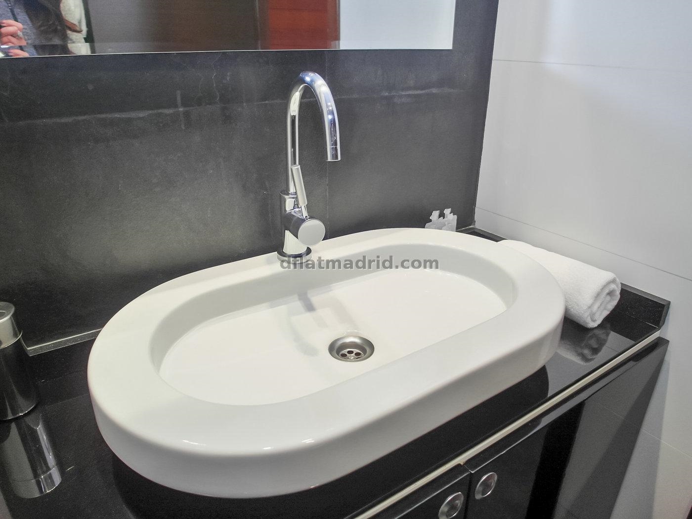 Apartamento exterior cerca de Serrano en area exclusiva #574 en Madrid
