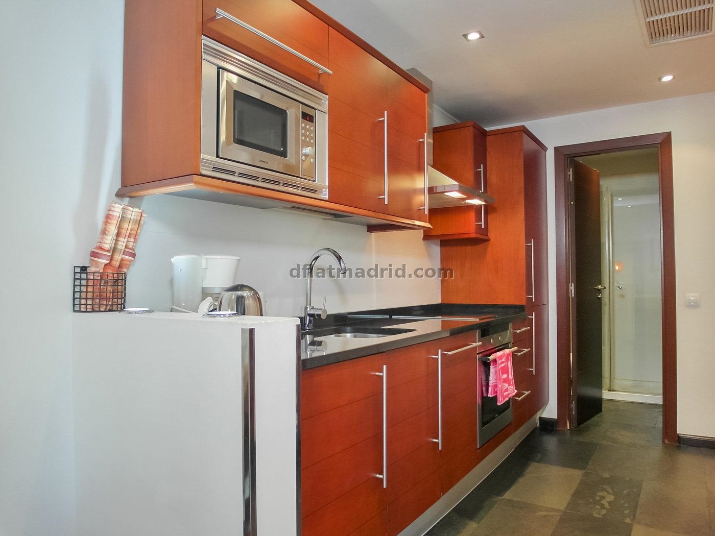 Apartamento exterior cerca de Serrano en area exclusiva #574 en Madrid