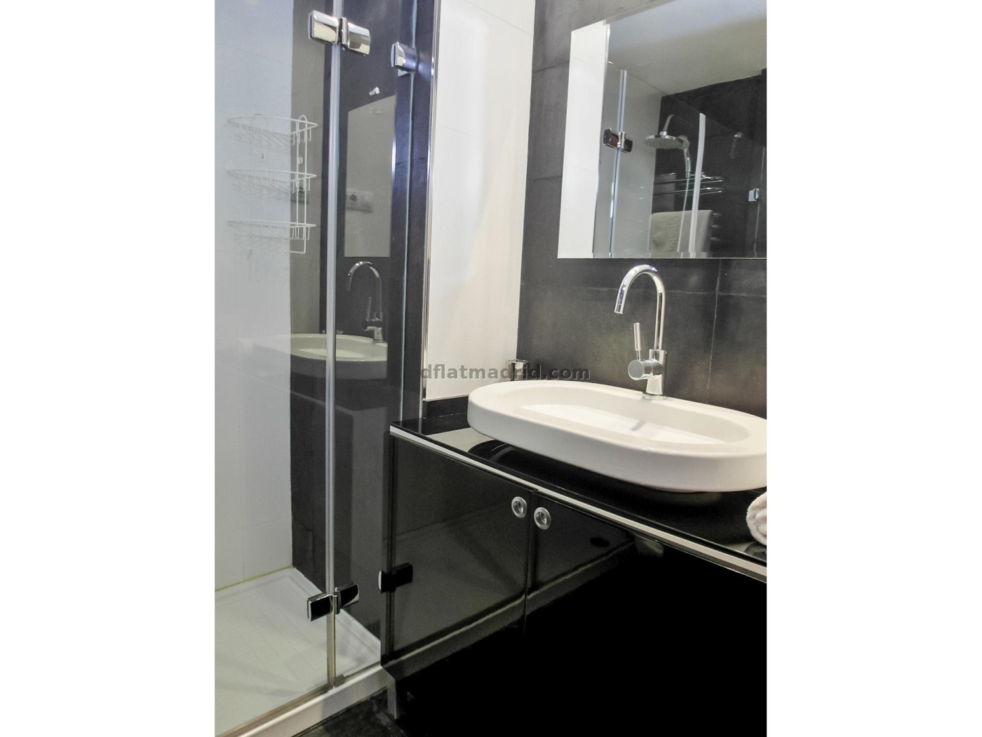 Apartamento exterior cerca de Serrano en area exclusiva #574 en Madrid