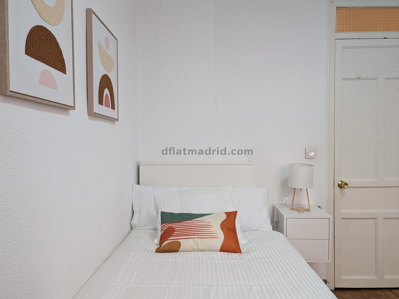 Spacious 3 Bedroom Apartment in Salamanca #123 in Madrid