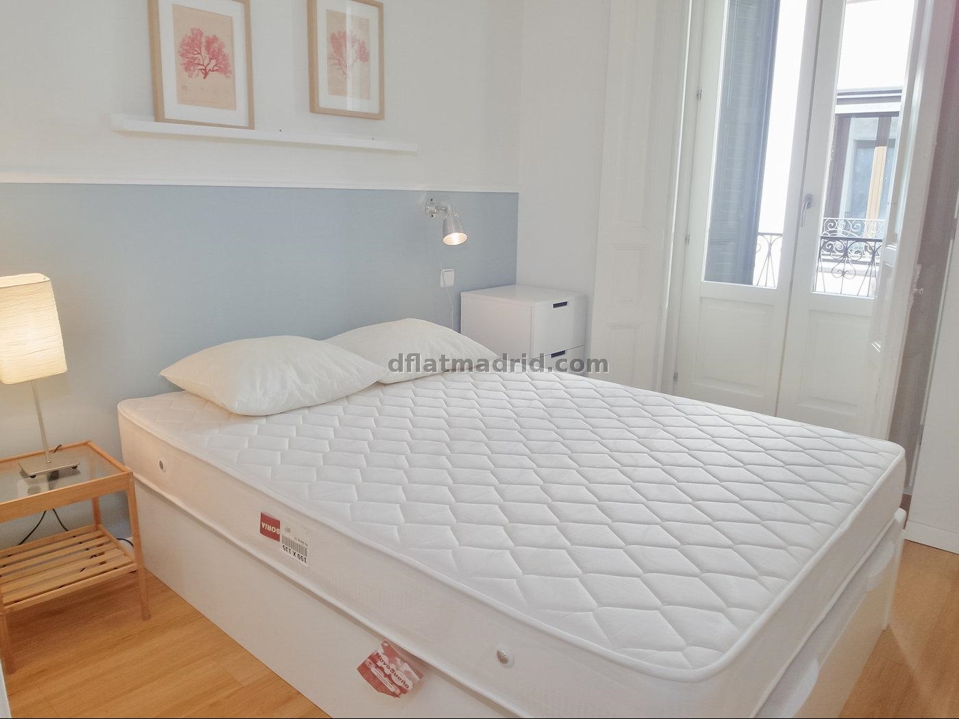Bright Apartment in Centro of 2 Bedrooms #1021 in Madrid
