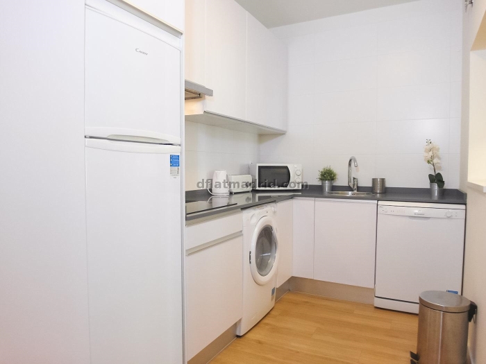 Apartamento Amplio en Centro de 3 Dormitorios 1025 en Madrid
