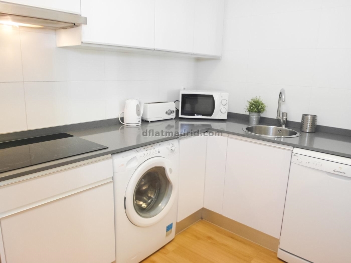 Apartamento Amplio en Centro de 3 Dormitorios 1025 en Madrid
