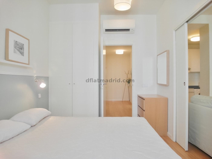 Apartamento Amplio en Centro de 3 Dormitorios 1025 en Madrid