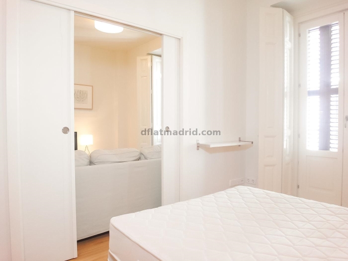 Apartamento Amplio en Centro de 3 Dormitorios 1025 en Madrid
