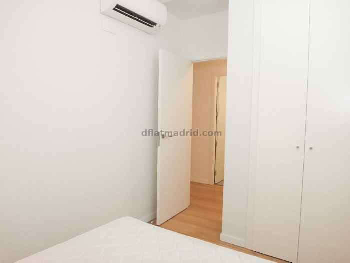Apartamento Amplio en Centro de 3 Dormitorios 1025 en Madrid