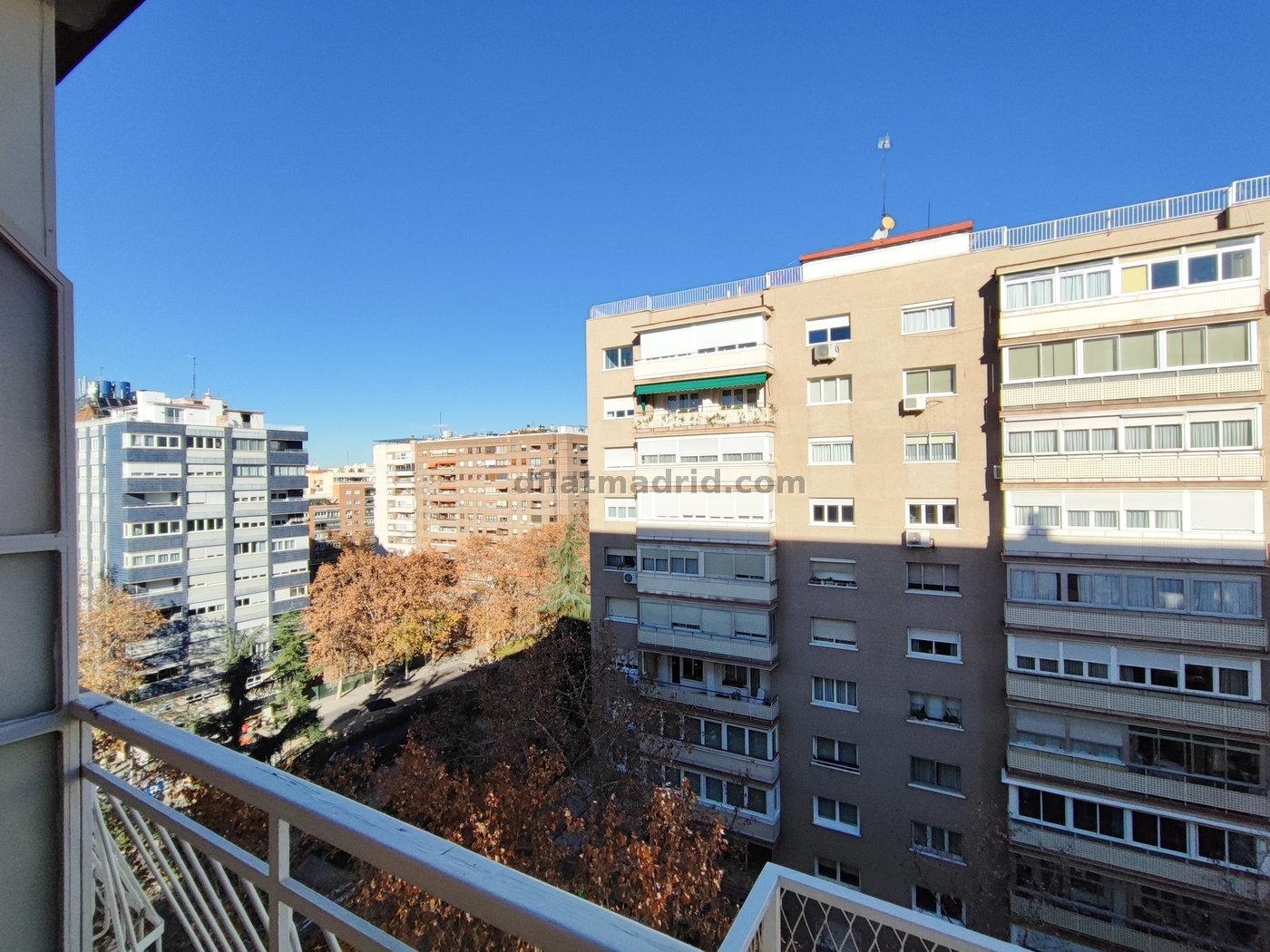 Apartamento Luminoso en Chamartin de 1 Dormitorio #855 en Madrid
