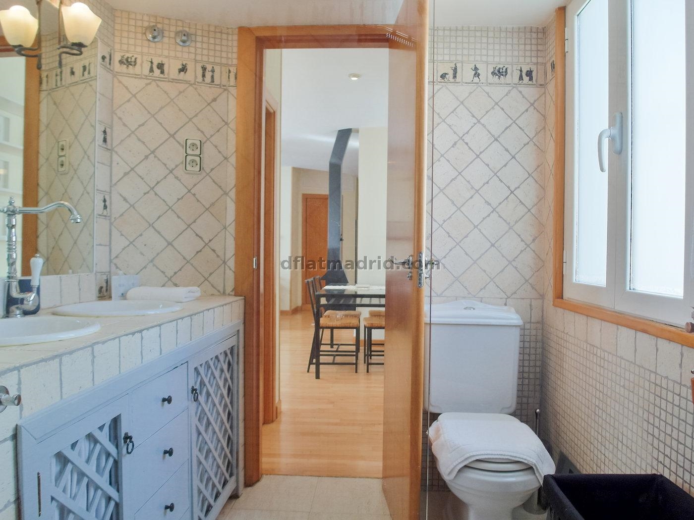 Atico con Terraza en Retiro de 2 Dormitorios #1594 en Madrid