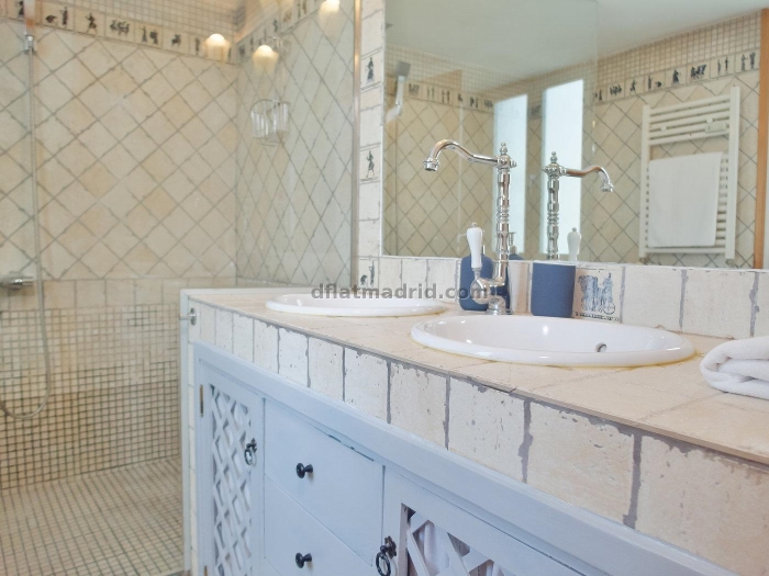 Penthouse with Terrace in Retiro of 2 Bedrooms #1594 in Madrid