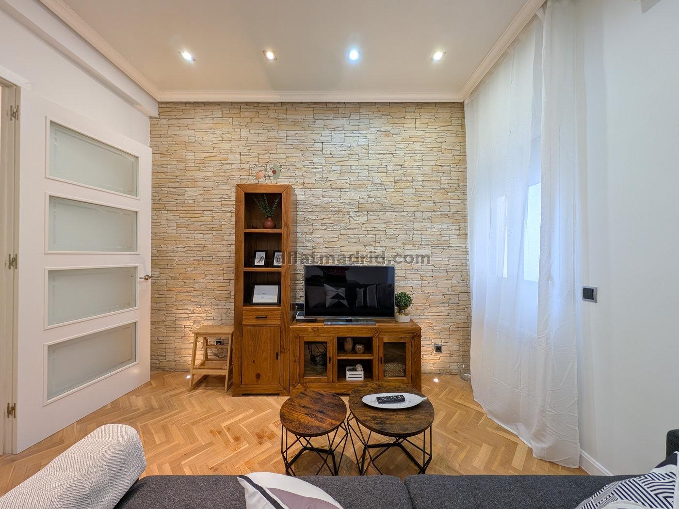 Spacious Apartment in Centro of 2 Bedrooms #1598 in Madrid