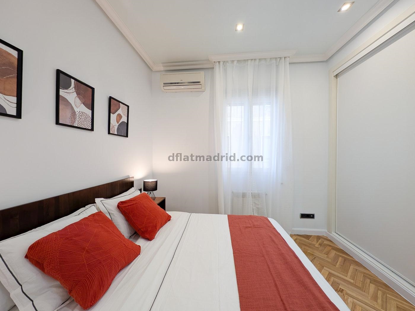 Spacious Apartment in Centro of 2 Bedrooms #1598 in Madrid
