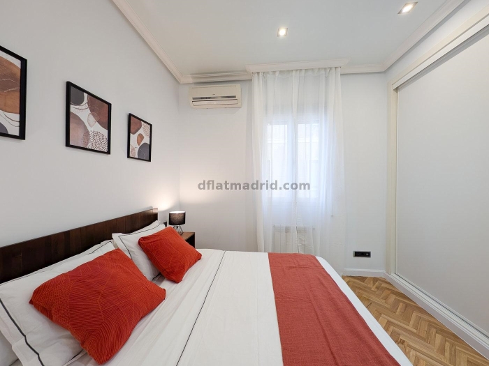 Spacious Apartment in Centro of 2 Bedrooms #1598 in Madrid