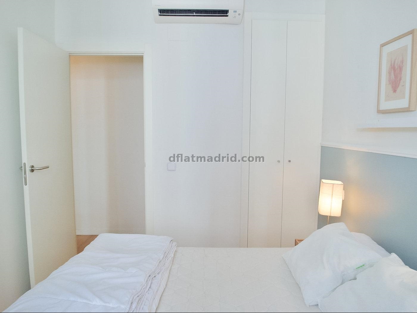 Apartamento Luminoso en Centro de 2 Dormitorios #1026 en Madrid