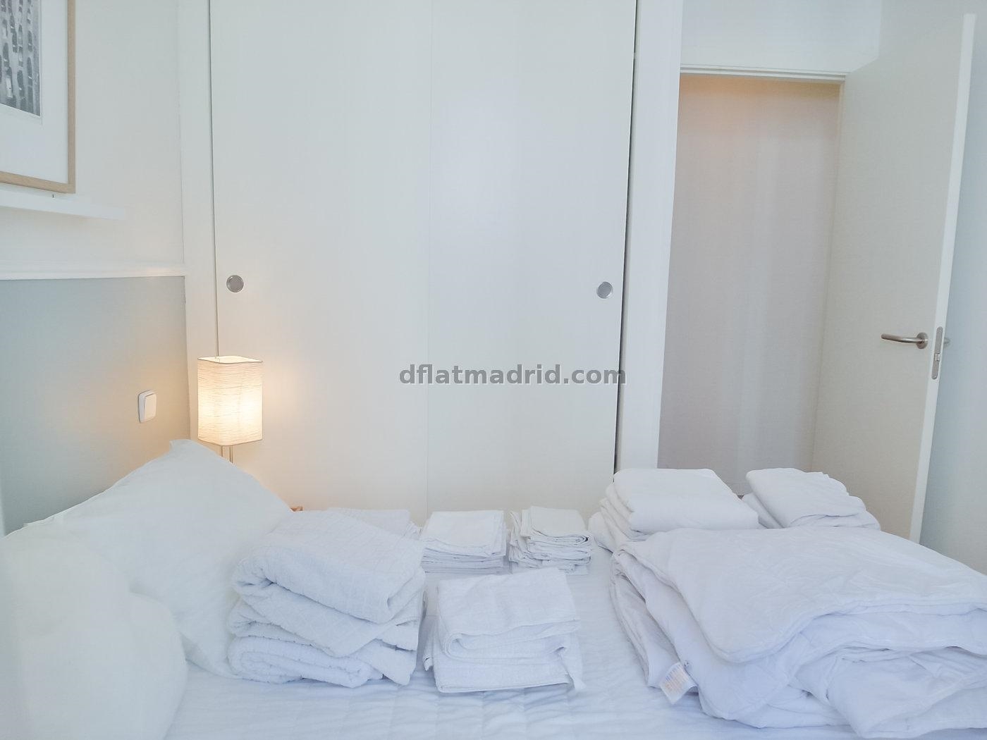 Apartamento Luminoso en Centro de 2 Dormitorios #1026 en Madrid