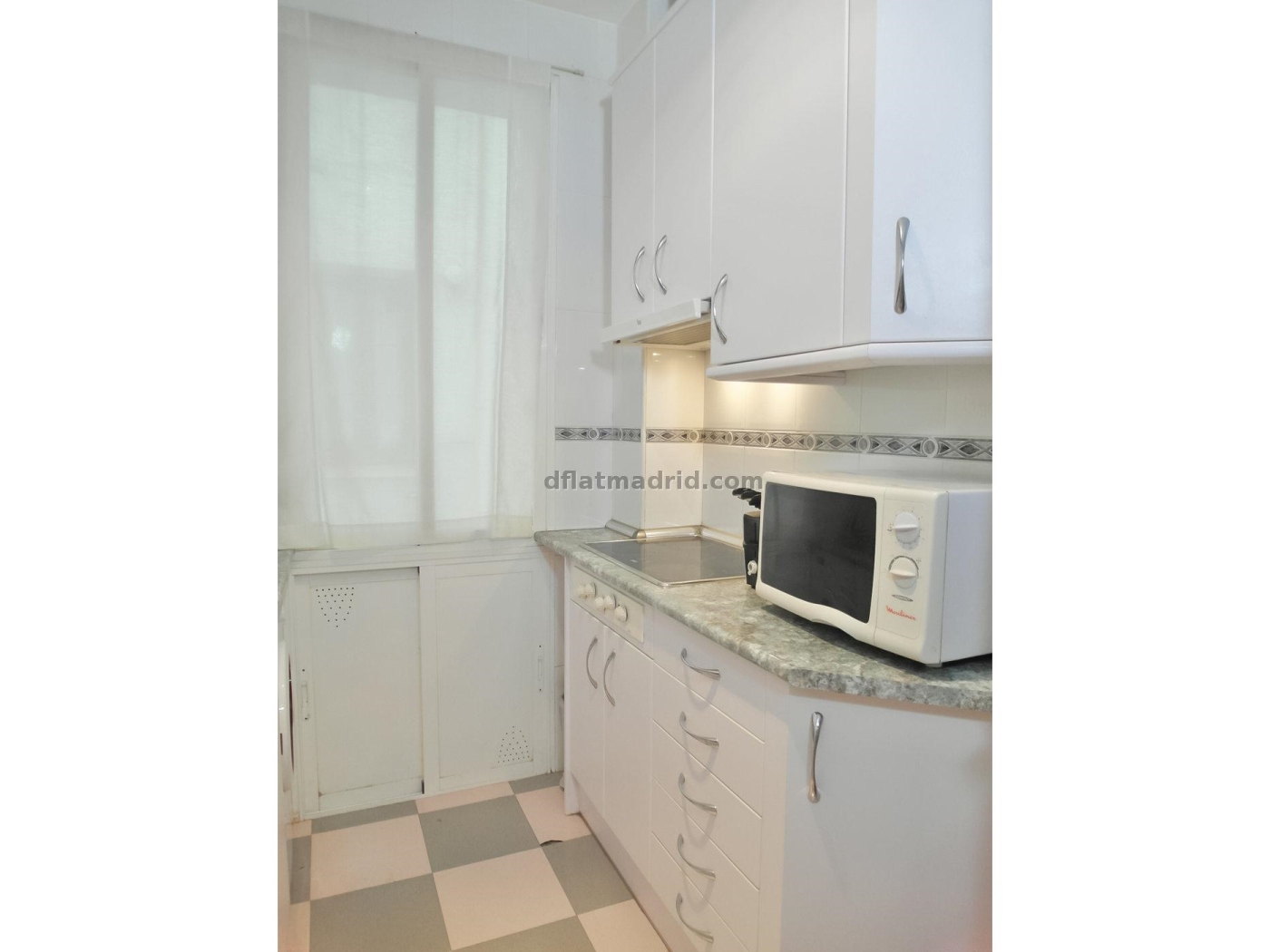 Apartamento Céntrico en Chamberi de 3 Dormitorios #1813 en Madrid
