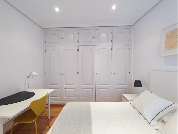 Apartamento en Chamberi de 3 Dormitorios #1838 en Madrid