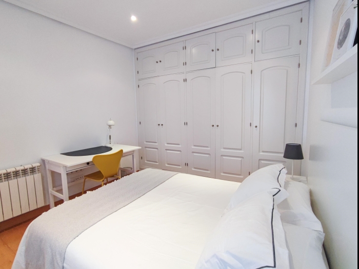 Apartamento en Chamberi de 3 Dormitorios #1838 en Madrid