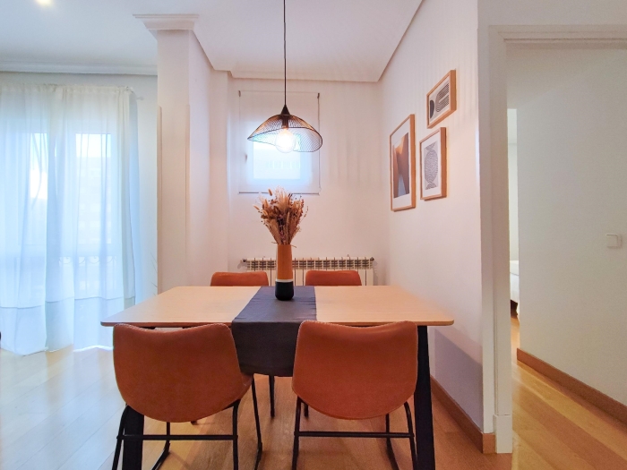 Apartamento en Chamberi de 3 Dormitorios #1838 en Madrid