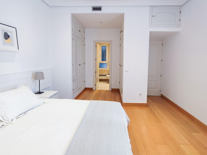 Apartamento en Chamberi de 3 Dormitorios #1838 en Madrid