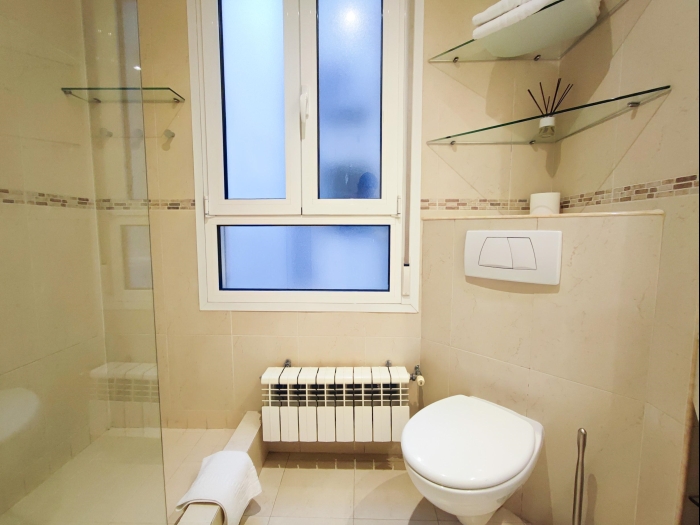 Apartamento en Chamberi de 3 Dormitorios #1838 en Madrid