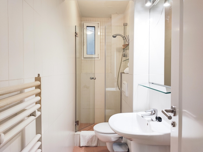 Apartamento en Chamberi de 3 Dormitorios #1838 en Madrid