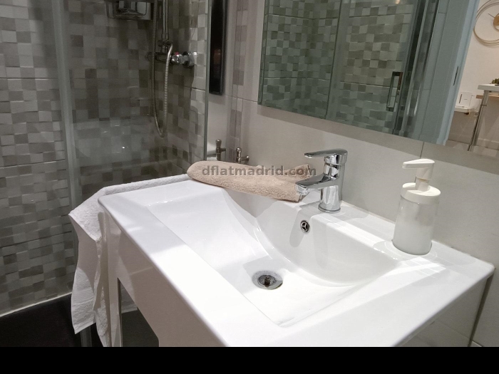 Apartamento Tranquilo en Tetuan de 1 Dormitorio #1916 en Madrid