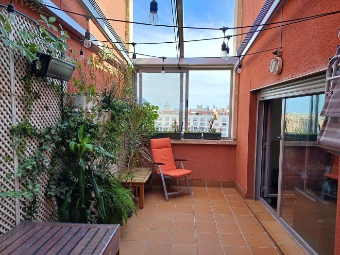 Apartamento con Terraza en Fuencarral de 3 Dormitorios #1933 en Madrid