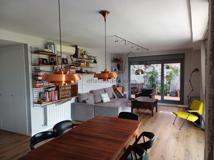 Apartamento con Terraza en Fuencarral de 3 Dormitorios #1933 en Madrid