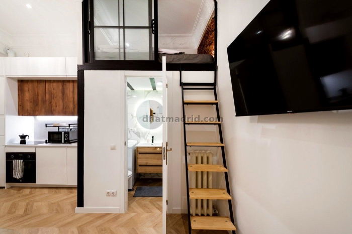 Apartamento Tranquilo en Centro de 2 Dormitorios #1962 en Madrid