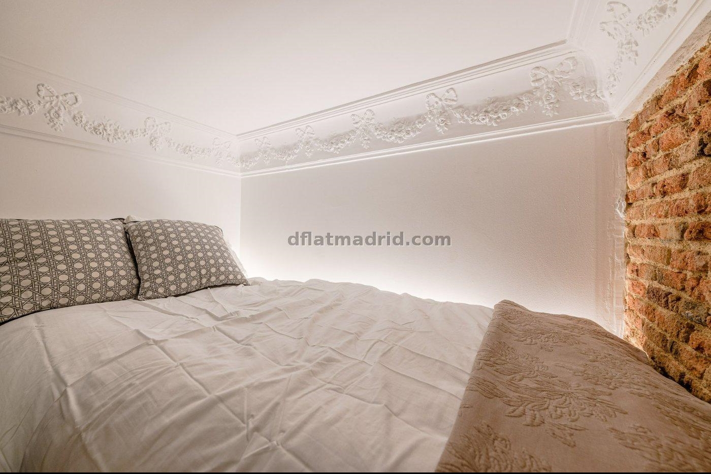 Quiet Apartment in Centro of 2 Bedrooms #1962 in Madrid