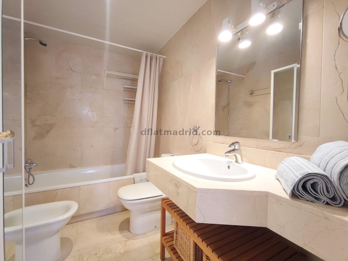 Apartamento Luminoso en Arganzuela de 1 Dormitorio #1976 en Madrid