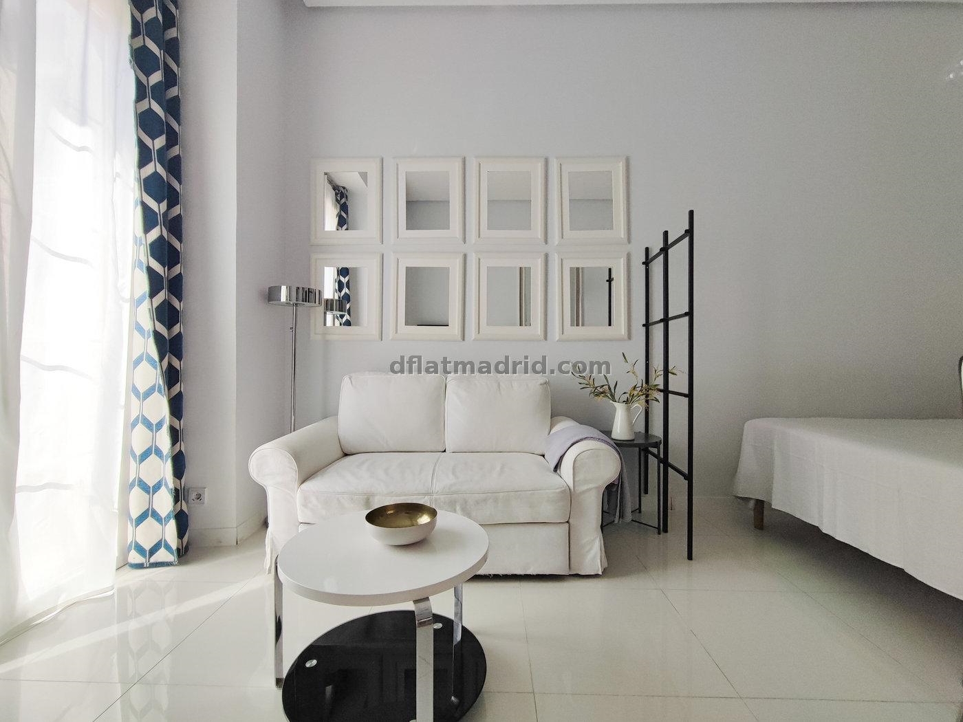 Bright Studio in Centro #1984 in Madrid
